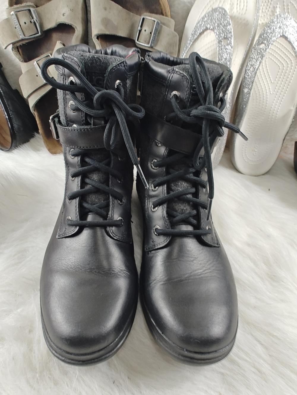 UGG Kesey black & Gray waterproof leathe/wool lace & zipper women's size 8